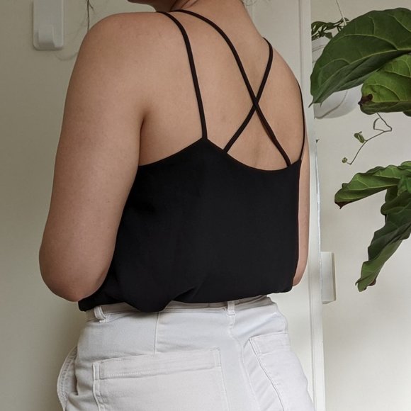 Frank and Oak black cross-strap button-front tank top - Picture 5 of 7